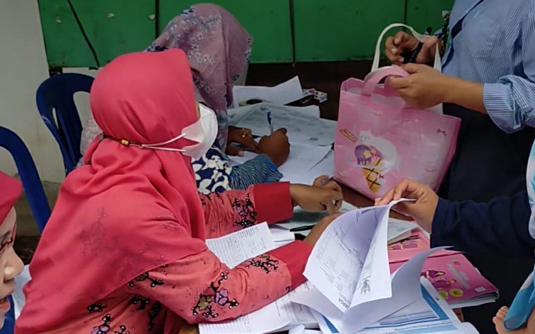 Posyandu Budi Asih 1 Desa Pahonjean Tingkatkan Gizi Balita melalui Pemberian Makanan Tambahan dan Penimbangan Rutin